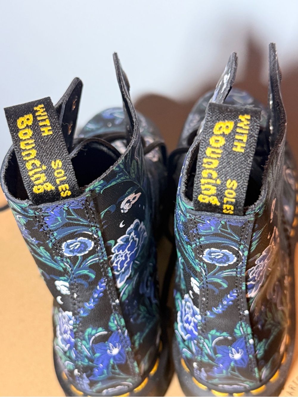Dr. Martens Black Boots with Blue Floral Print Lace-Up NEVER WORN - Picture 4 of 7